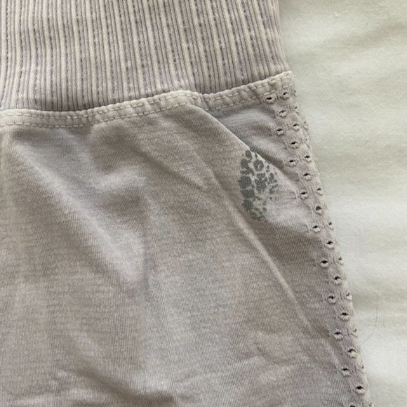 Free People Movement Good Karma Bike Shorts in Ice grey Size XS/S - Picture 6 of 7